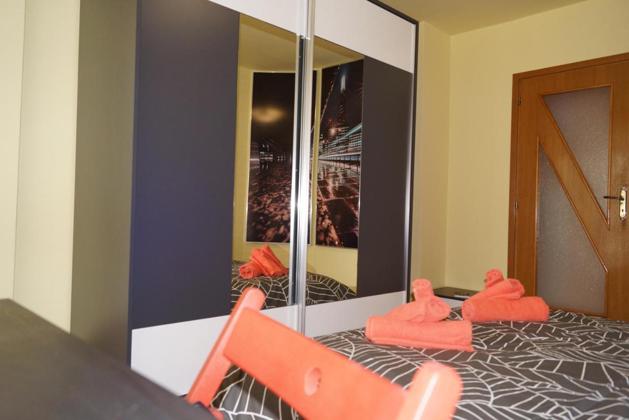 Spacious 2Bdr - Free Parking - Walk Everywhere - 300 Mbps Wifi Varna Buitenkant foto
