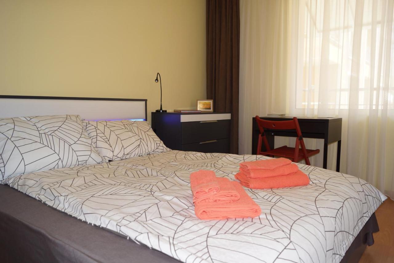 Spacious 2Bdr - Free Parking - Walk Everywhere - 300 Mbps Wifi Varna Buitenkant foto
